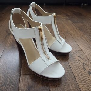 Michael Kors Optic White Berkley Leather Sandals Size 6.5